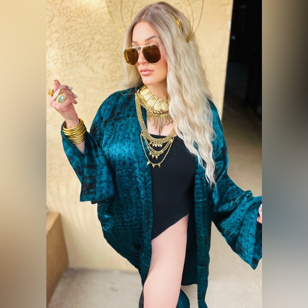 TURQUOISE SMOOTH OPERATOR SILK LUXURY KIMONO - Picture 8 of 13